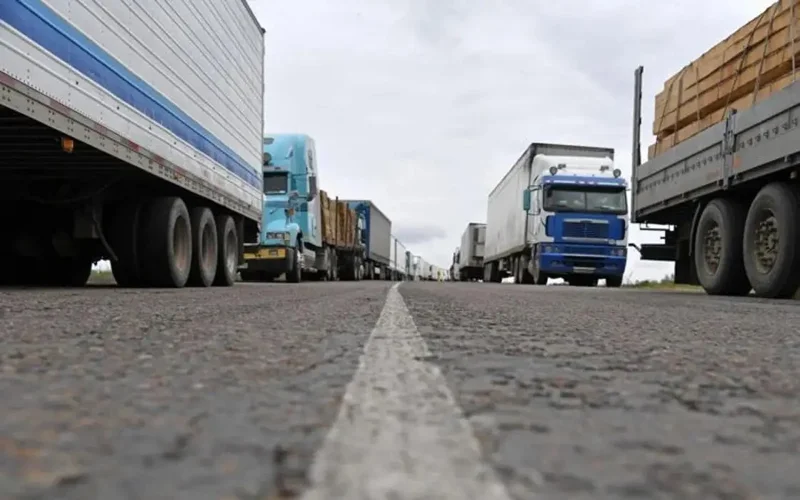 В Казахстане наблюдается рост автомобильных грузовых перевозок из Китая на 82%