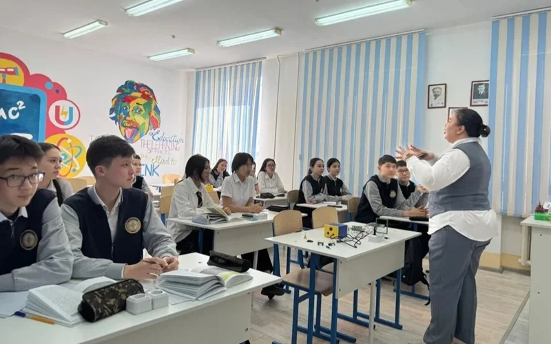 В Казахстане сообщается о сокращении числа трехсменных школ