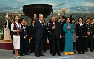 Касым-Жомарт Токаев и То Лам посетили выставку «Этноауыл» в Астане