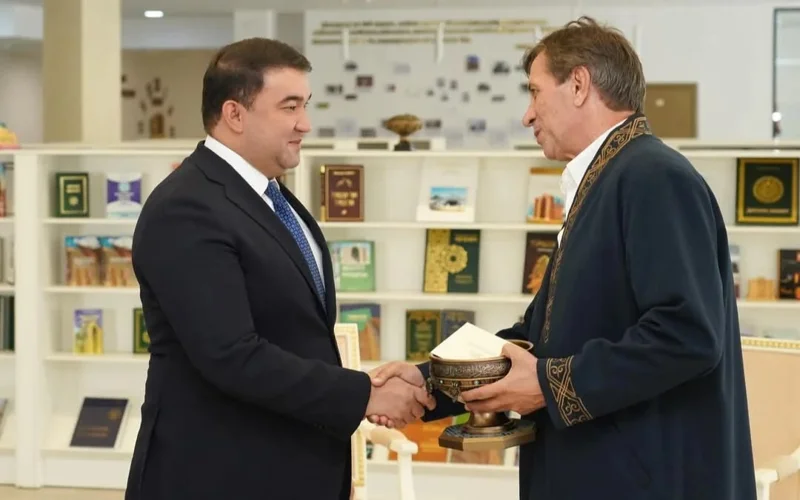 Сергей Дворцевой снимает фильм о Тайказане в казахстанском Туркестане