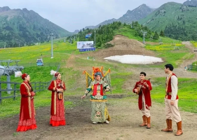 В Алматы впервые состоялся культурный тур Пекинской оперы