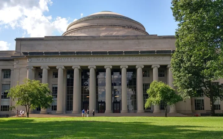 Ученые MIT создали ИИ, который учится и адаптируется самостоятельно