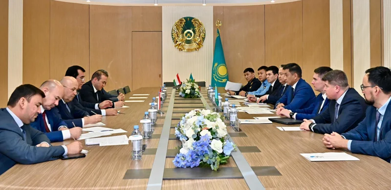 Казахстан и Таджикистан наращивают железнодорожные грузоперевозки