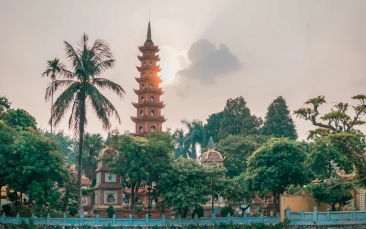 Ханой сообщает о значительном росте турпотока и доходов отрасли в 2025 году