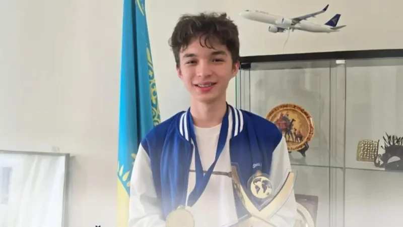 Казахстанский школьник стал абсолютным чемпионом олимпиады по экономике в Греции