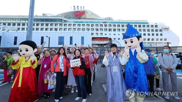 Южная Корея встретила первый круиз из Китая в рамках безвизового режима