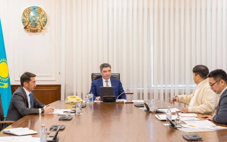 Премьер-министр Казахстана: фокус на развитии ИИ в образовании, спорте и производстве