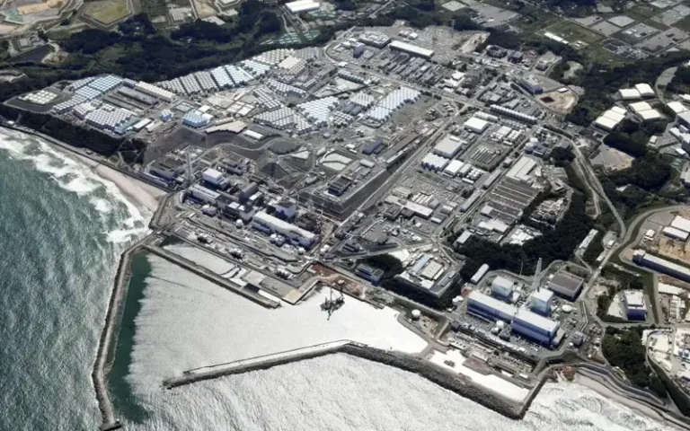 Возобновлен сброс воды с Фукусимы: анализ подтверждает безопасность