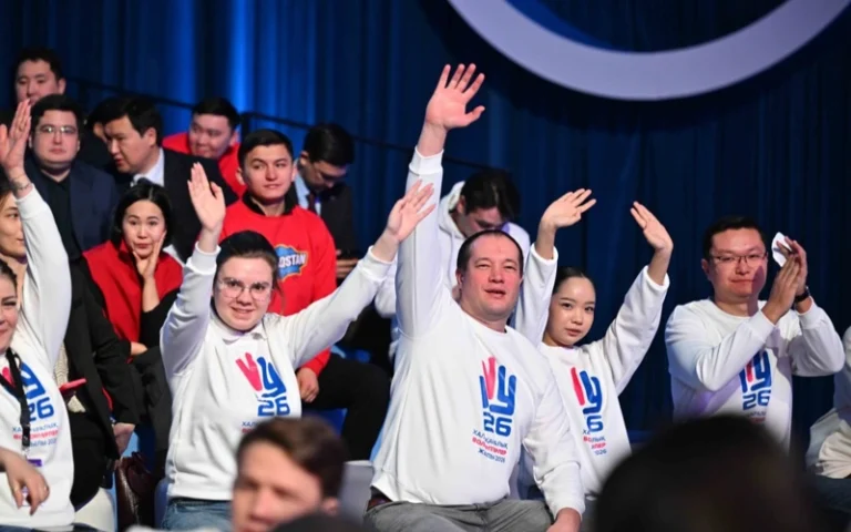 Казахстан: Число волонтеров достигло 300 тысяч, Президент о цифровом будущем