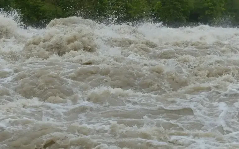 Бали охвачен наводнениями: эвакуированы десятки иностранных туристов