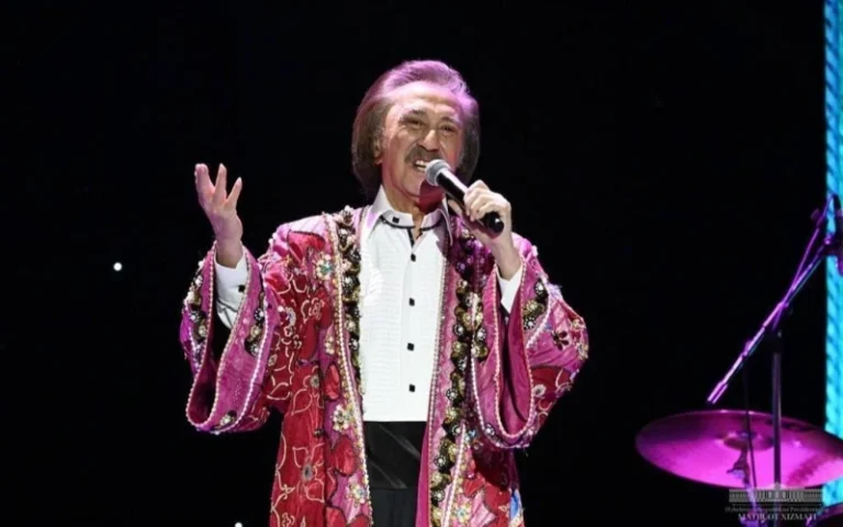 Президент Казахстана наградил Фарруха Закирова орденом «Достык» II степени