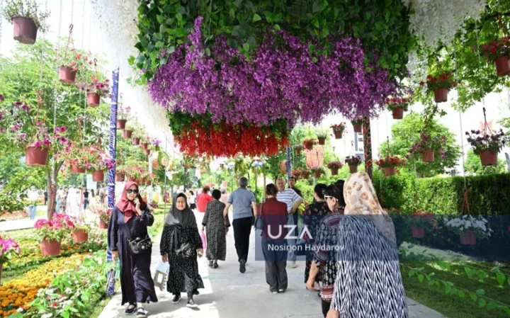 В столице Узбекистана проходит фестиваль цветов «Flower Festival 2026»