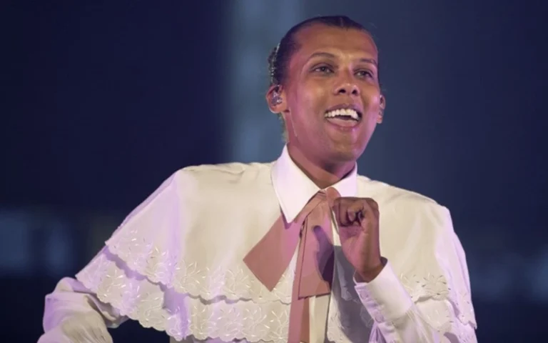 Хит Stromae «Alors on danse» набрал более миллиарда прослушиваний на Spotify