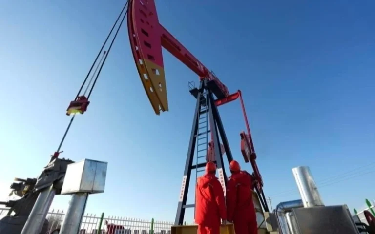 Китай увеличит добычу нефти и газа и расширит сеть трубопроводов к 2030 году