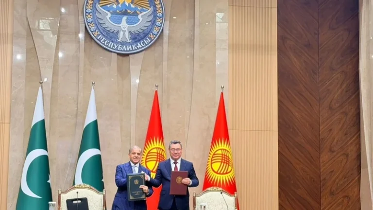 Кыргызстан и Пакистан подписали пакет соглашений по итогам переговоров в Бишкеке