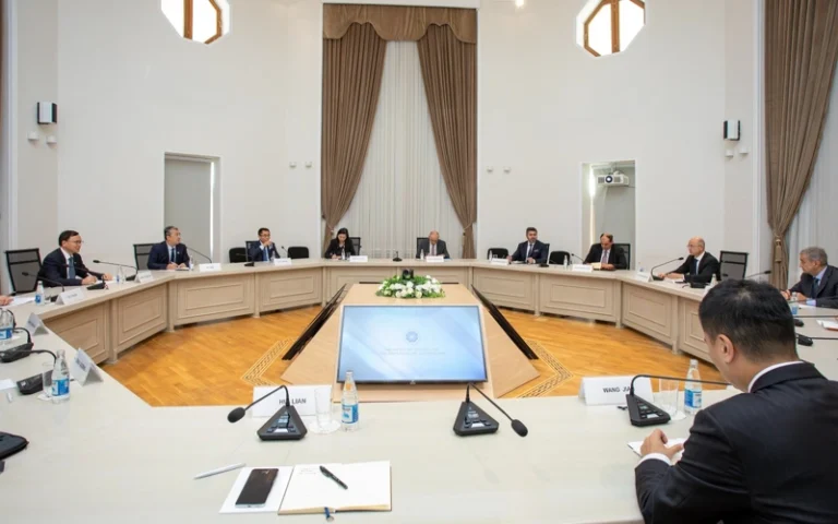 Азербайджан и китайская CNOOC обсудили совместные проекты в Каспийском море