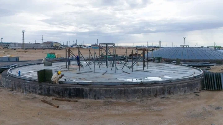 В Жанаозене начался монтаж оборудования на новом газоперерабатывающем заводе